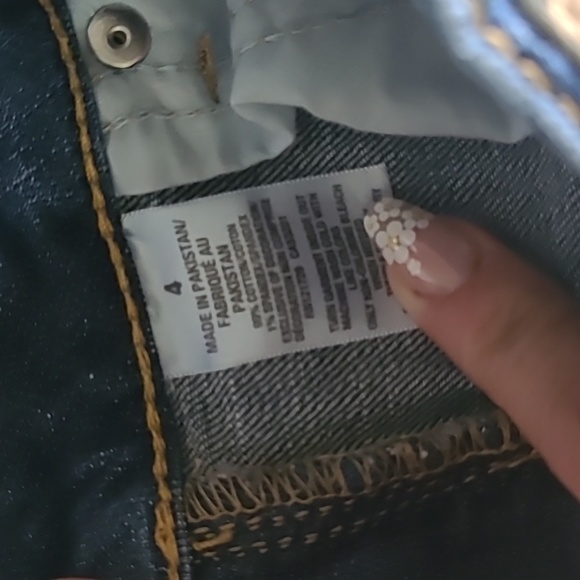 Distressed Frayed and Worn - Picture 6 of 7